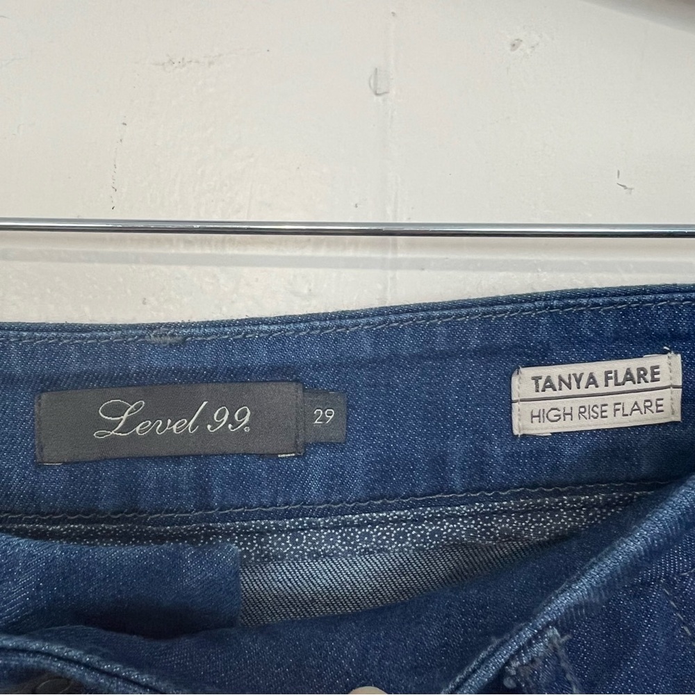 Level99 Tanya Flare High Rise Jeans Size 29 Dark Wash - Picture 2 of 3